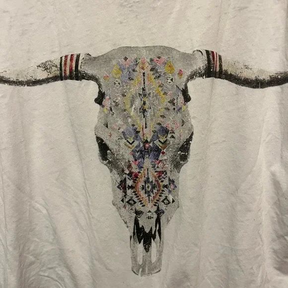 Chaser White Graphic Tee - Picture 2 of 6